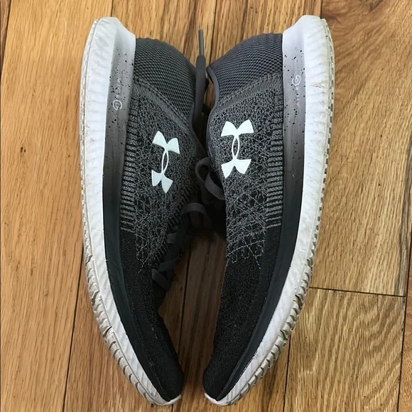 Under Armour Women's Black and Gray Athletic Shoes - Picture 15 of 16
